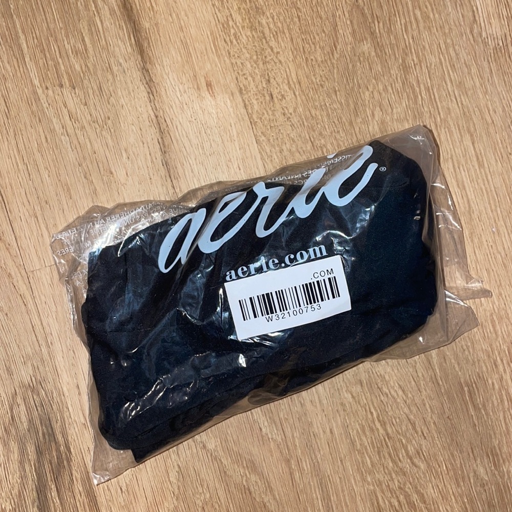 Aerie never worn swim criss cross bottom